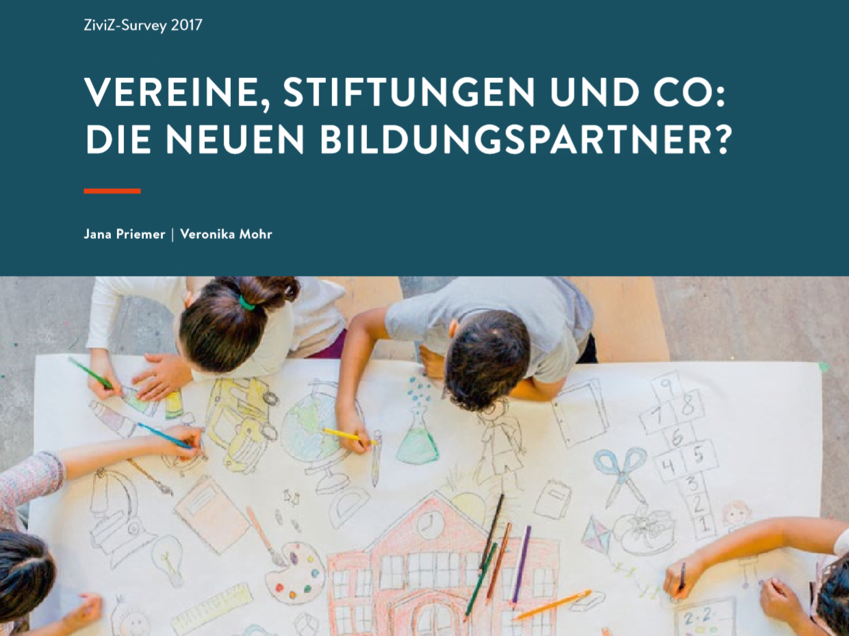Titelseite des Zivis-Surveys mit malenden Kindern