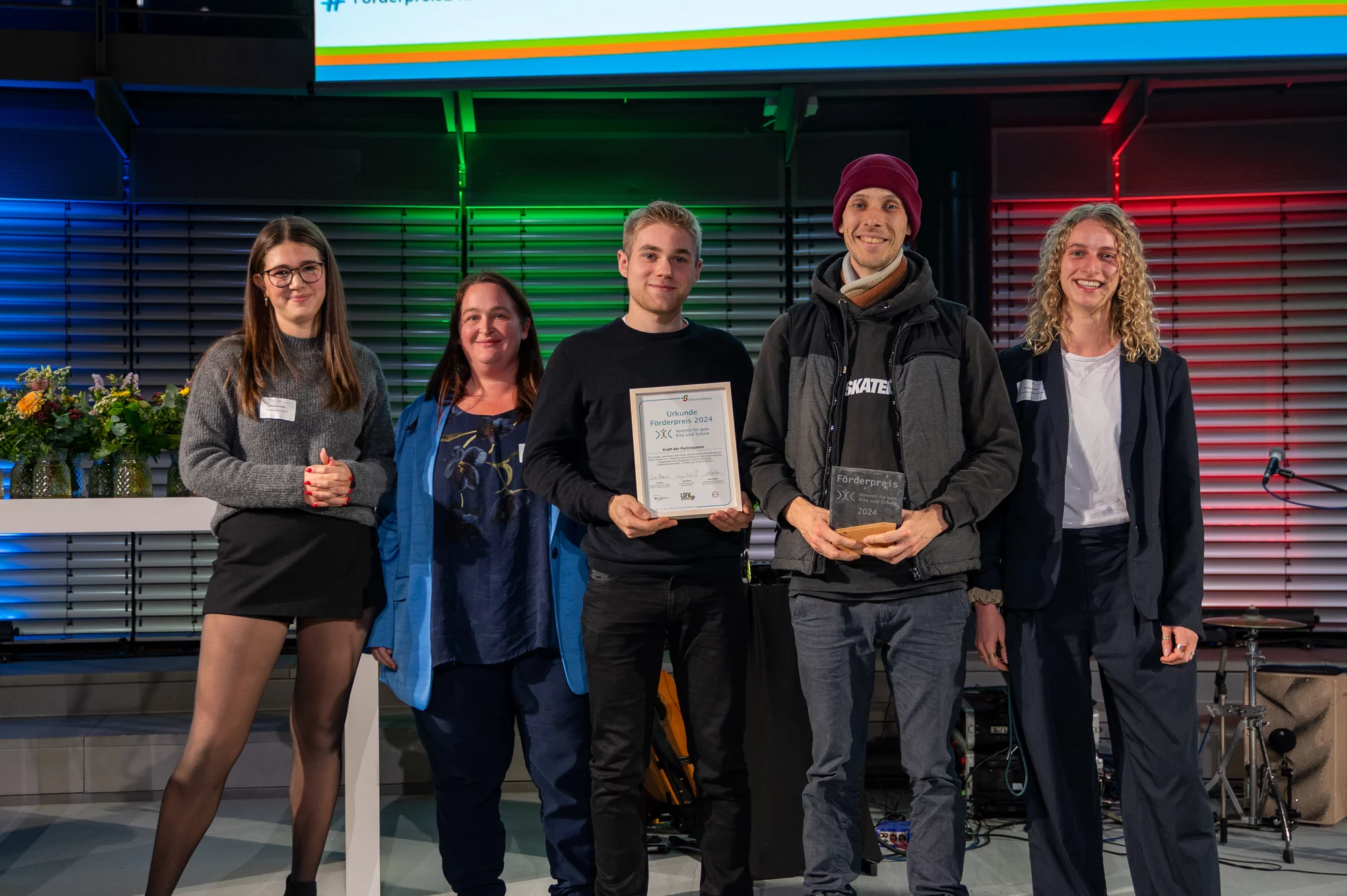 241122sb_Charlotte_Huether_mit_Kraft_der_Partizipation Charlotte Hüther mit dem Projekt "Kraft der Partizipation" - Förderpreis "Verein(t) für gute Kita und Schule" 2024"