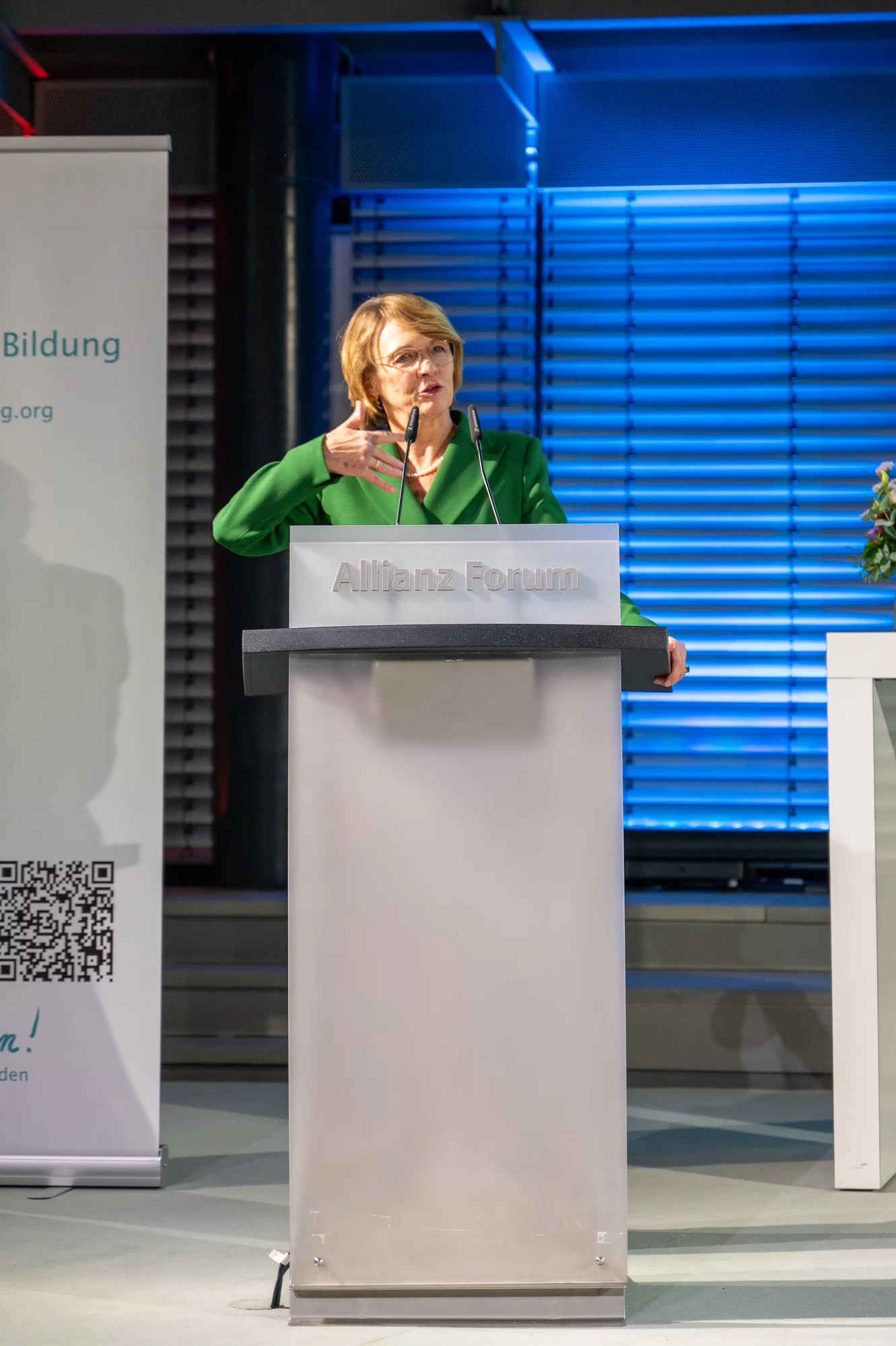 241122sb_FP_Verleihung_Grusswort_Elke_Buedenbender Elke Büdenbender bei Ihrer Rede - Förderpreis "Verein(t) für gute Kita und Schule" 2024