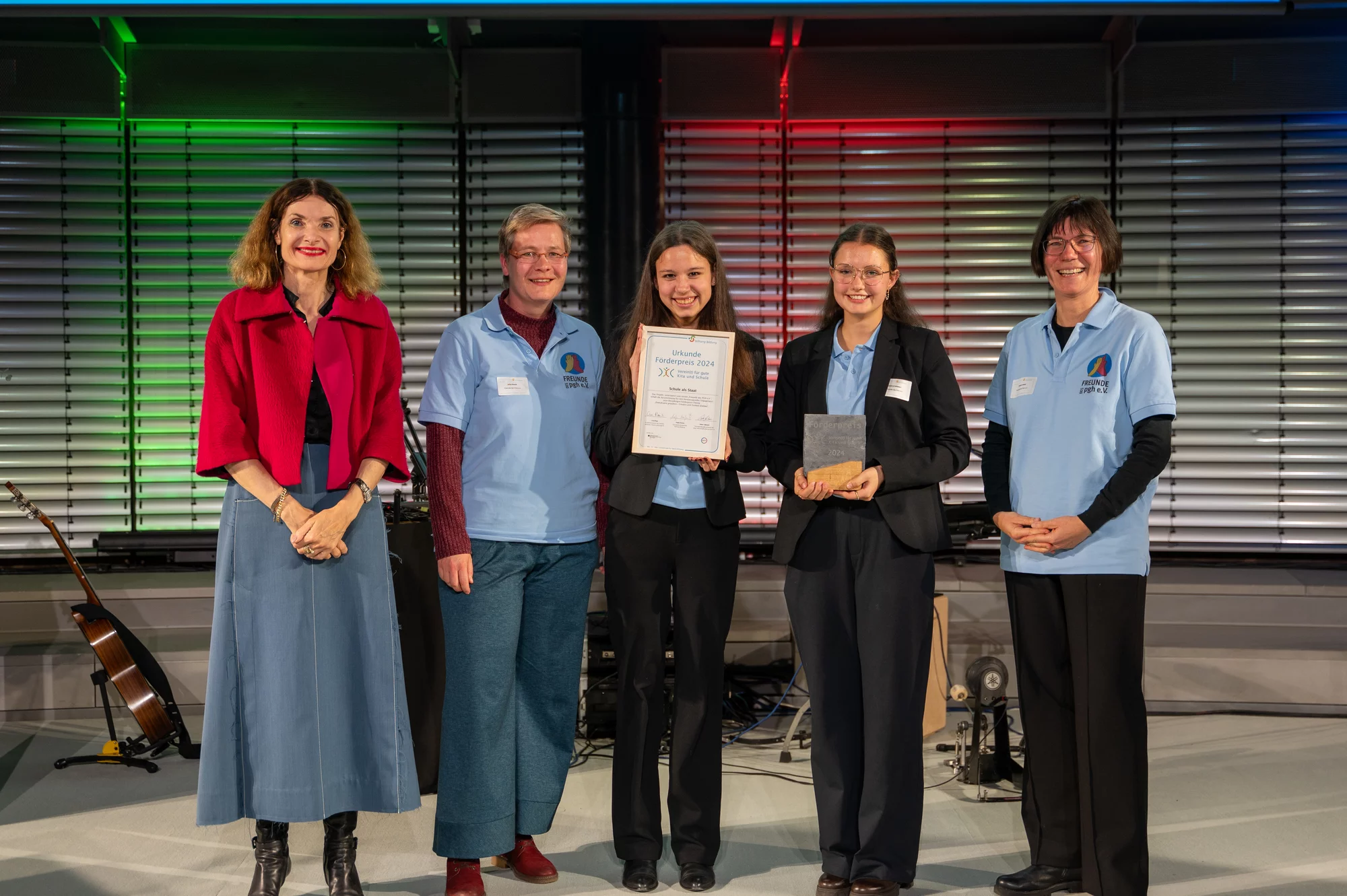 241122sb_Friederike_Behrends_mit_Schule_als_Staat Friederike Behrends mit dem Projekt " Schule als Staat" - Förderpreis "Verein(t) für gute Kita und Schule" 2024