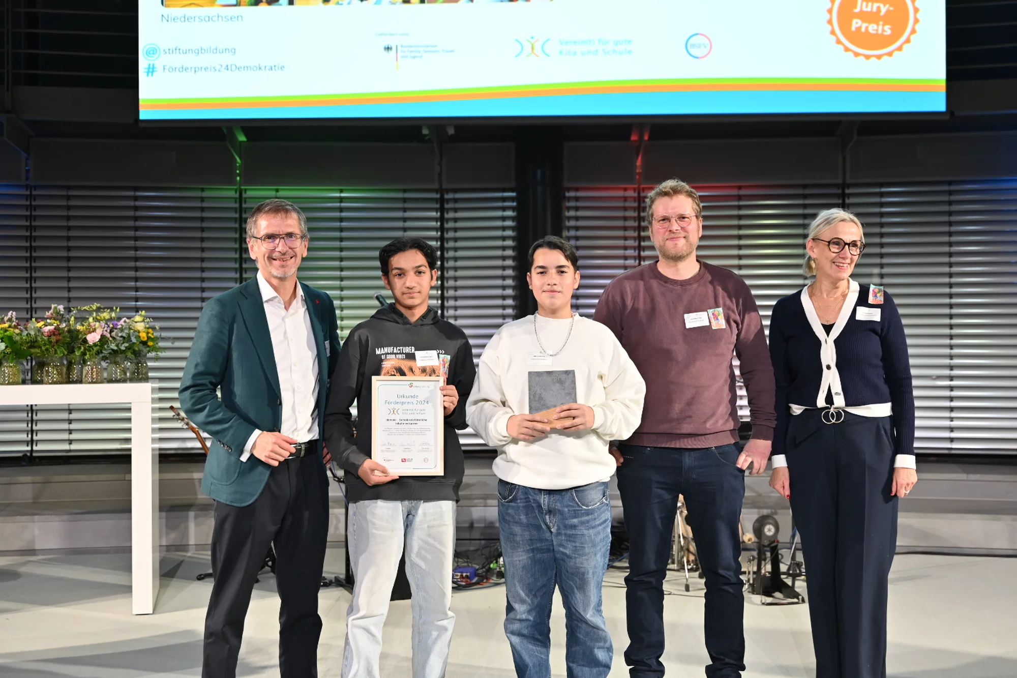 241122sb_Gunar_Hering_mit_demoKI Gunar Hering mit dem Projekt "demoKI" - Förderpreis "Verein(t) für gute Kita und Schule" 2024