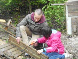 Holzpaletten werden zu Möbeln (c) Schaffarzyk Holzpaletten werden zu Möbeln (c) Schaffarzyk