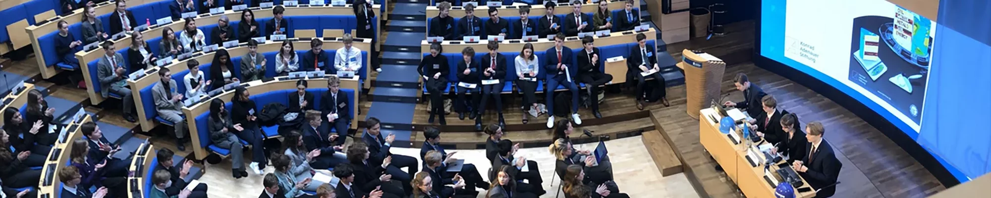 Projekt "Model UN: Globale Herausforderungen - Junge Lösungen" - Nominiert für den Förderpreis 2024 - Slide