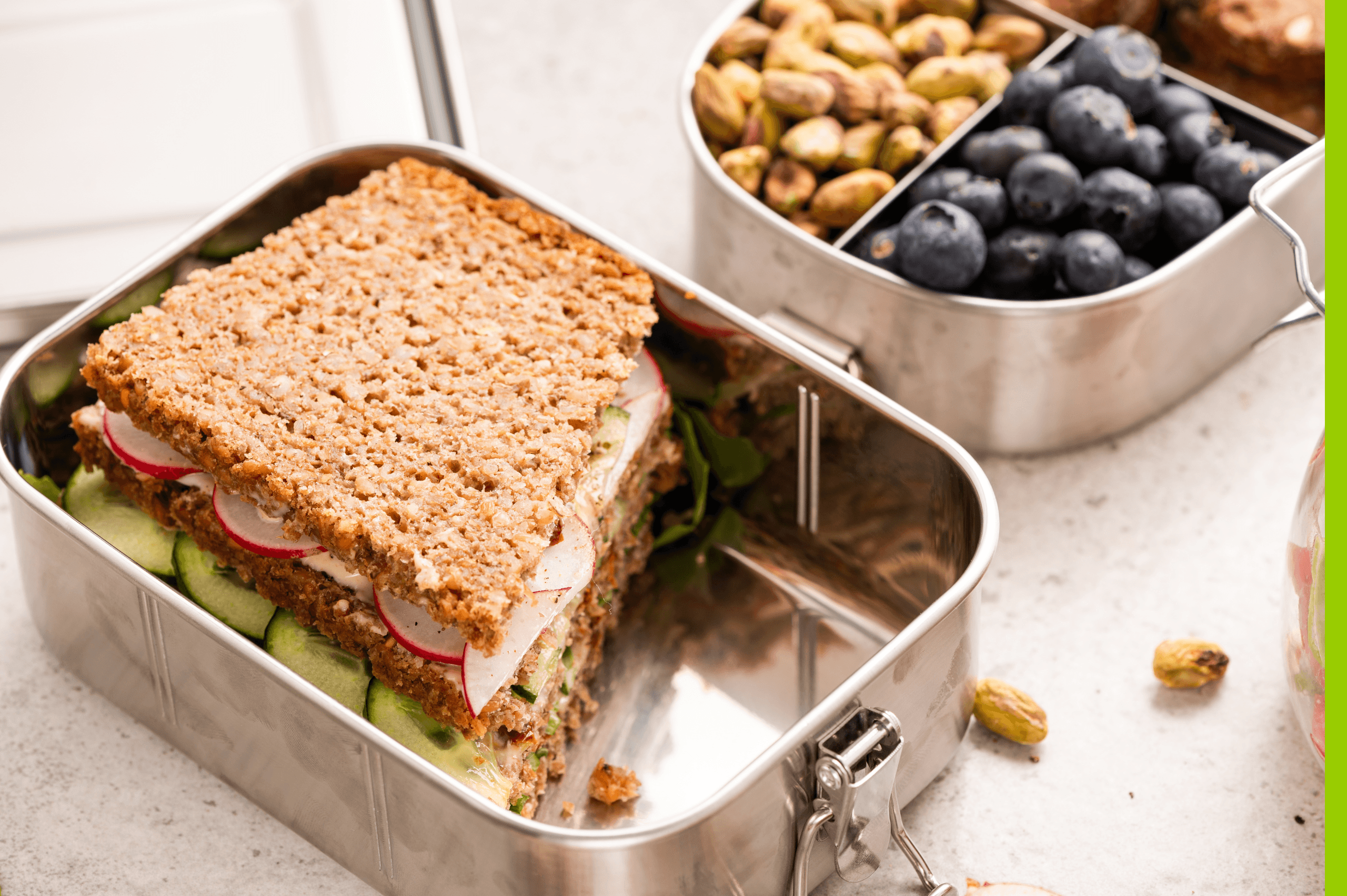 Lunchbox mit einem Brot - Projekt Snackfox eG