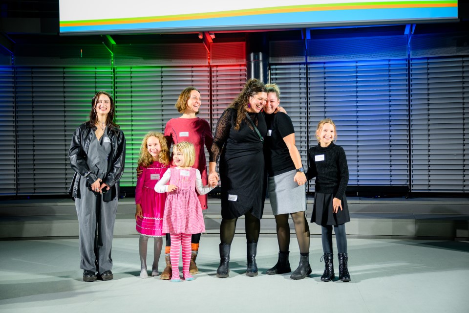 Stiftung_Bildung_Foerderpreis_2025-04321 Projekt auf der Bühne beim Förderpreis 2025 der Stiftung Bildung