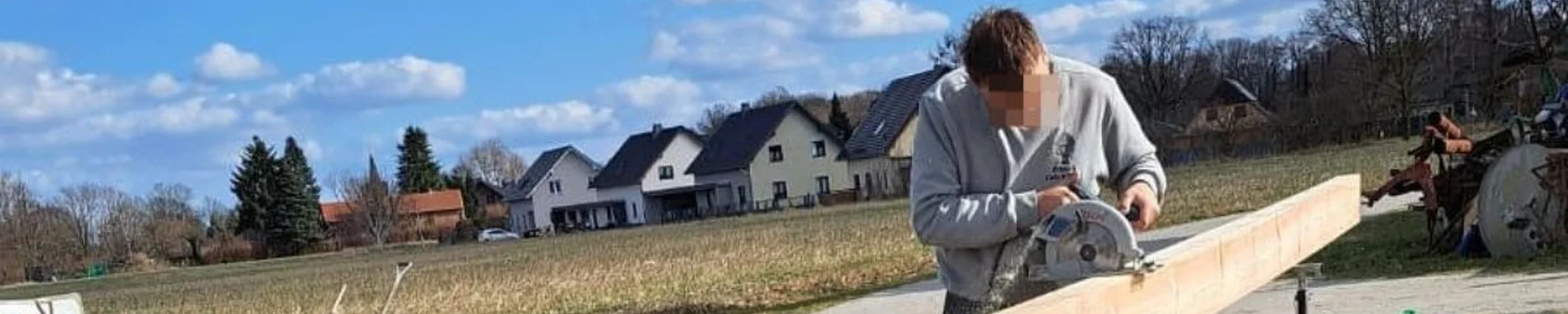 Projekt Überdachung für den Jugendclub in Papitz - youclub - Slide