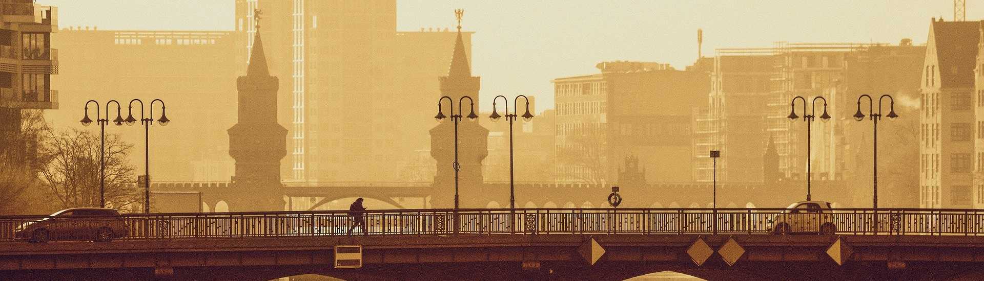 Stadtbrücke in Berlin - Beitrag Michael Wolffsohn dem Erbe verpflichtet